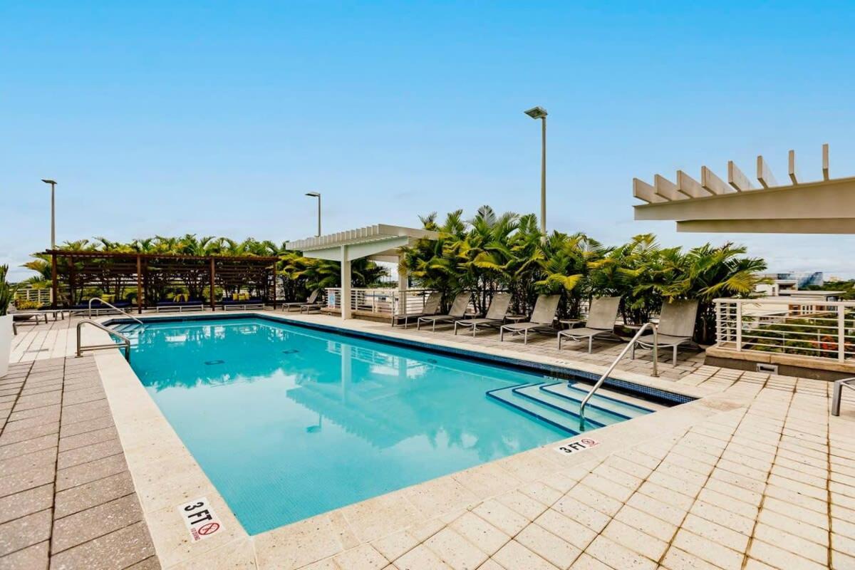 Palm Place Heart Of Miami With Parking Pool And Gym Eksteriør billede